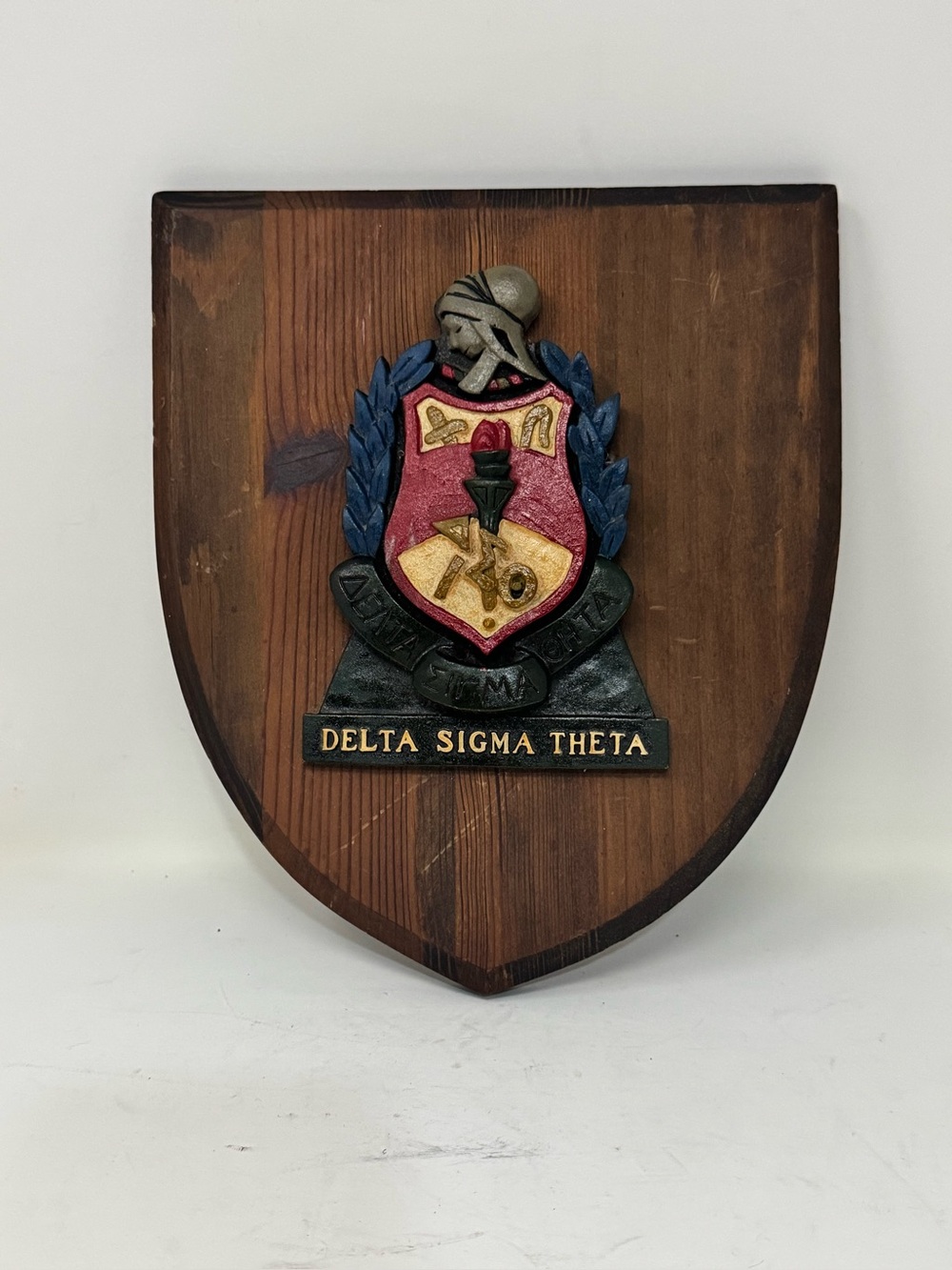 Delta SigmaTheta 3-D color shield Greek sorority plaque preowned